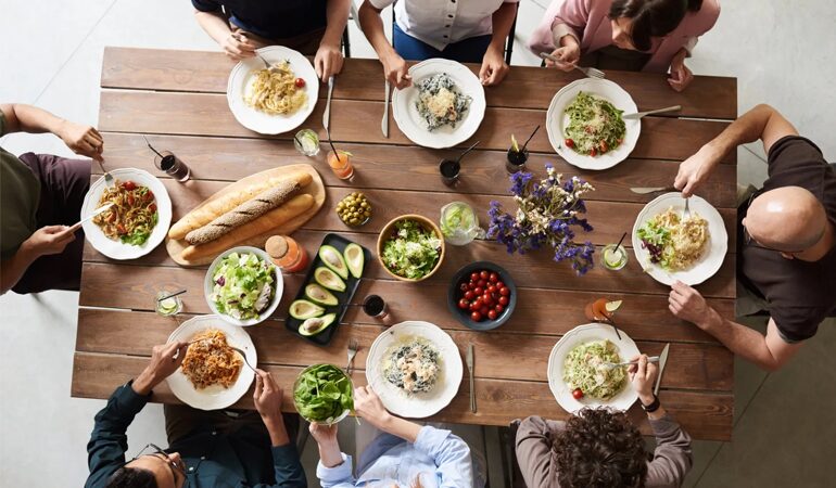 How to Host a Memorable Dinner Party