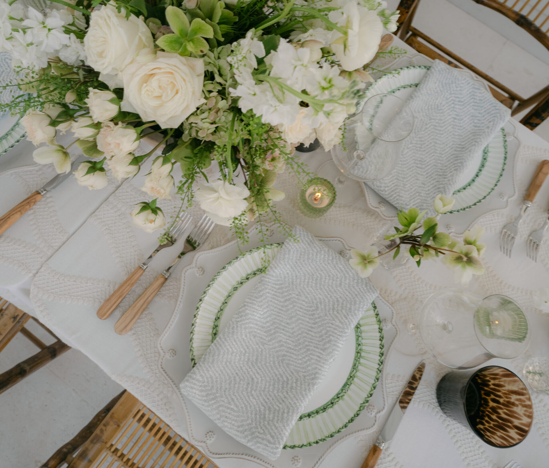 Table Rentals Charleston: Beautifully laid out table for a wedding in Charleston, SC