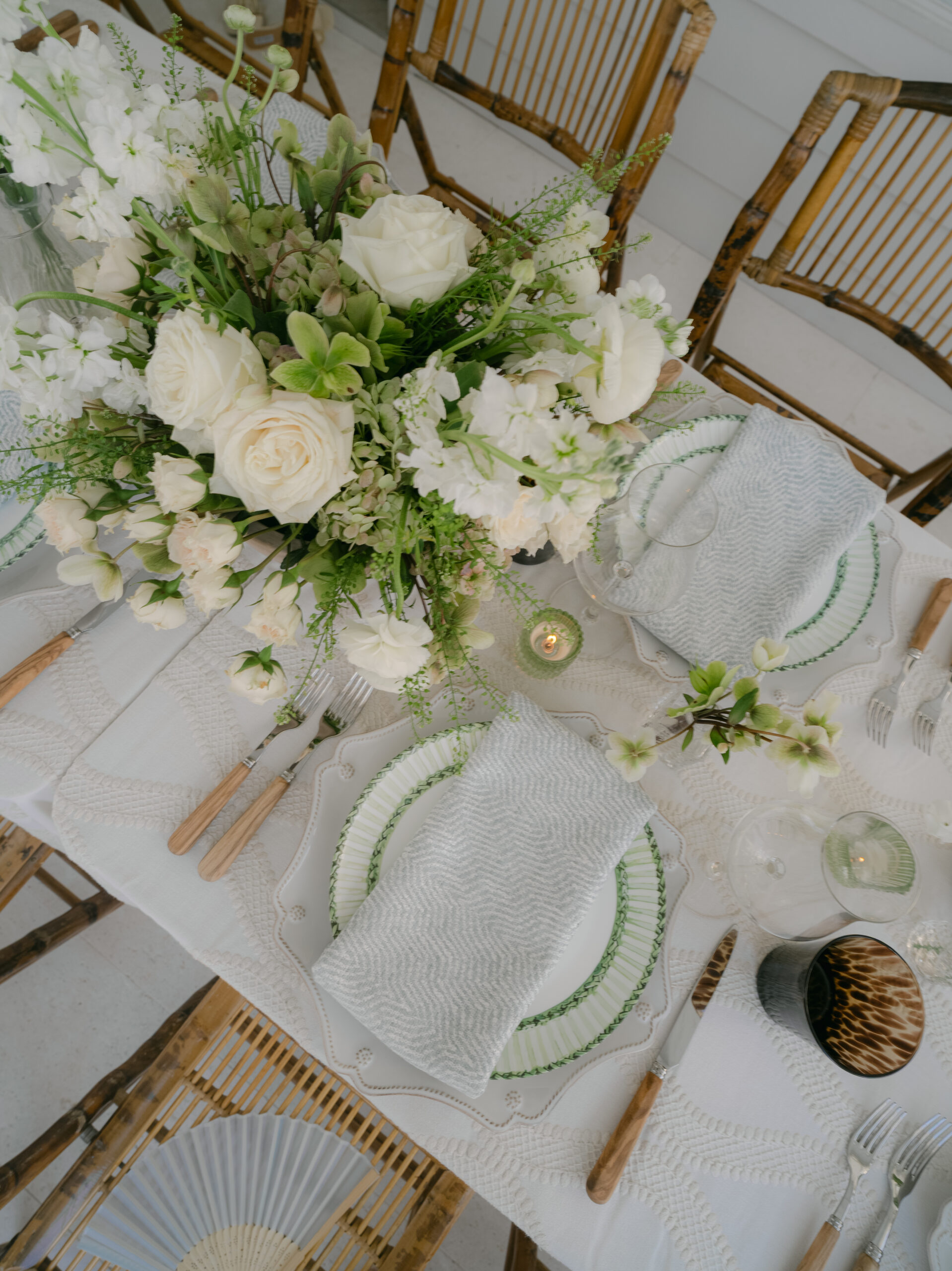 Table Rentals Charleston: Beautifully laid out table for a wedding in Charleston, SC